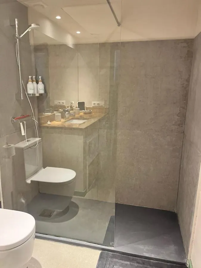 Precioso y tranquilo apartamento zona alta Diagonal Barcelona España